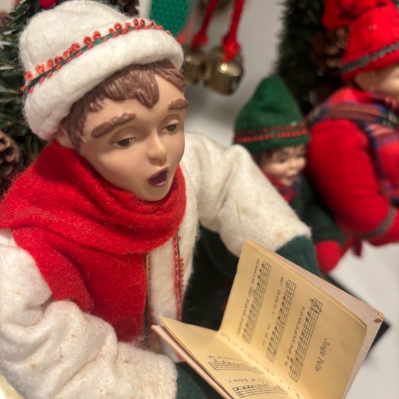 Vintage Dickens Smile Ind. Ltd. 1990 Christmas Carol Music Box with Lights w/box - Picture 8 of 17